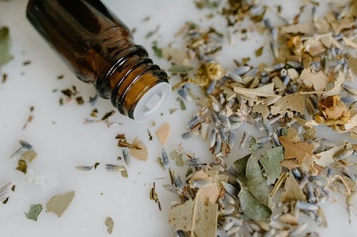 Understanding Essential Oils vs Fragrance Oils